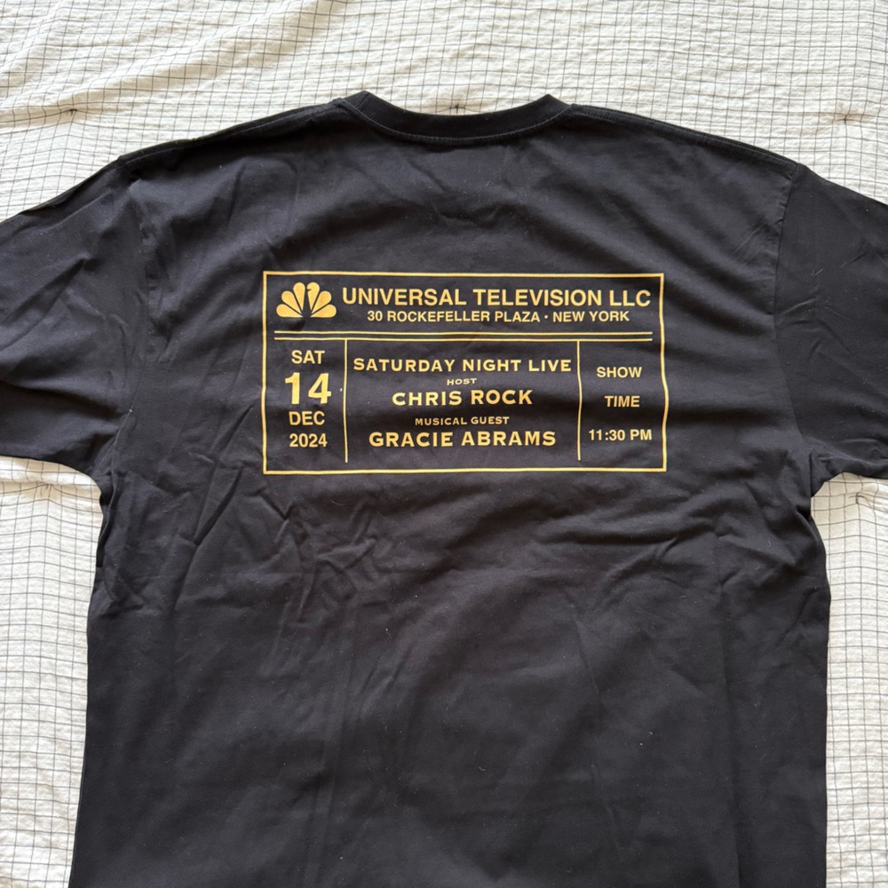 Gracie Abram’s & Chris Rock Black SNL50 T-Shirt RARE New